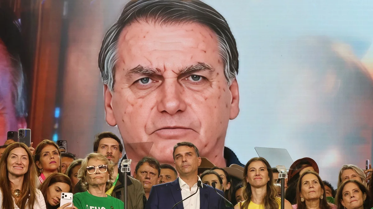 Flávio nega que Bolsonaro soubesse de vídeo com IA