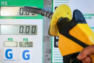 Durigan pode tirar subsídio da gasolina na próxima semana