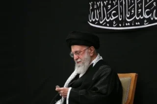 Irã começa funeral de seis dias de Khamenei neste sábado