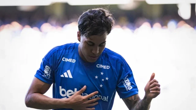Cruzeiro vence Defensor em amistoso por 2 a 0