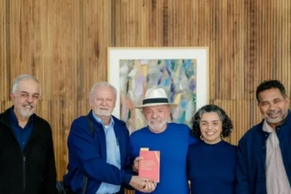 Lula reúne líderes do MST para apoiar a Venezuela
