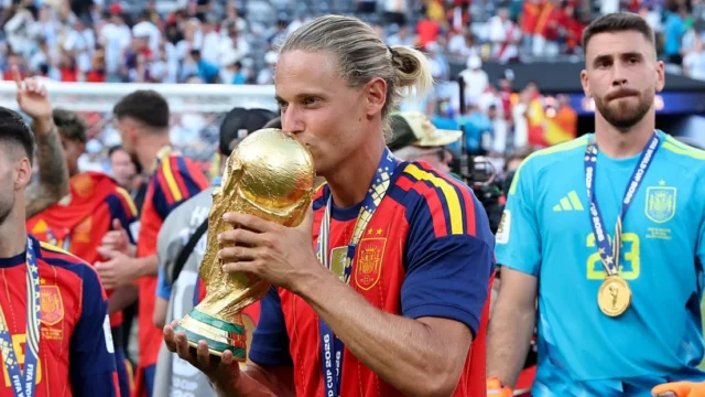 Llorente responde a comentários homofóbicos sobre fotos com Ferran Torres