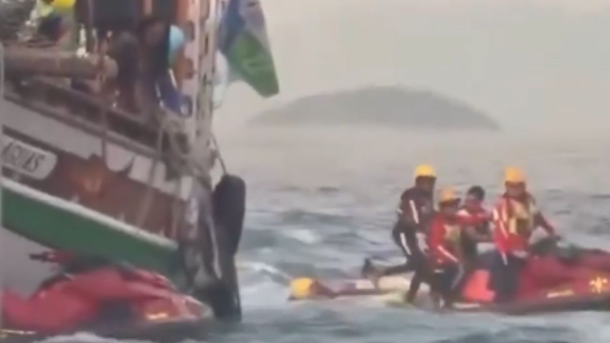 Barco bate em jet ski dos bombeiros durante evento em Angra dos Reis