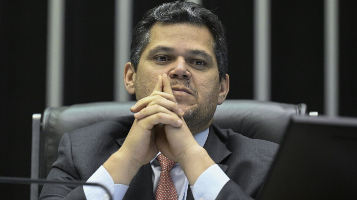 Senado libera PEC que reduz jornada de trabalho e acaba com escala 6×1