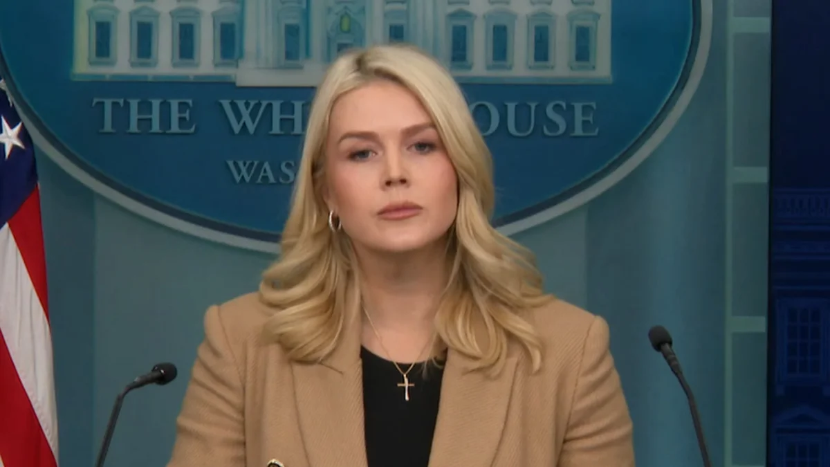 Trump anuncia saída de porta-voz Karoline Leavitt