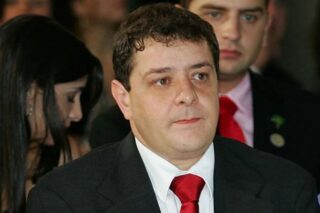 Oposição busca criar comissão para investigar Lulinha no Congresso