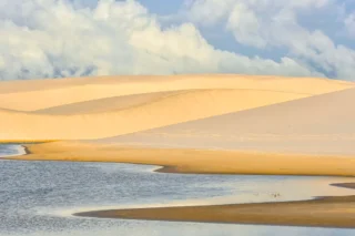 Lençóis Maranhenses vistos do espaço parecem deserto de água