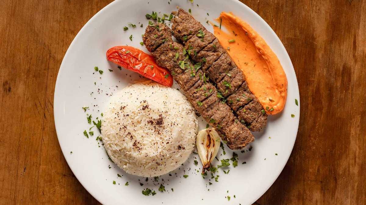 Kafta em quatro versões no restaurante Le Mir, em Curitiba