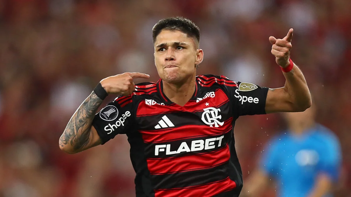 Luiz Araújo responde crítica de torcedor do Flamengo durante live