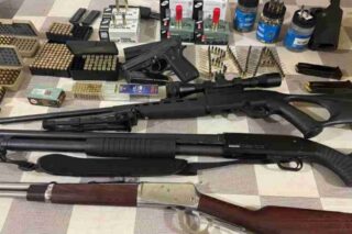 Homem é preso com armas em Boa Vista da Aparecida após ameaçar mulher