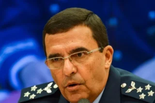 Ex-comandante da FAB revela temor de golpe e conflito entre tropas