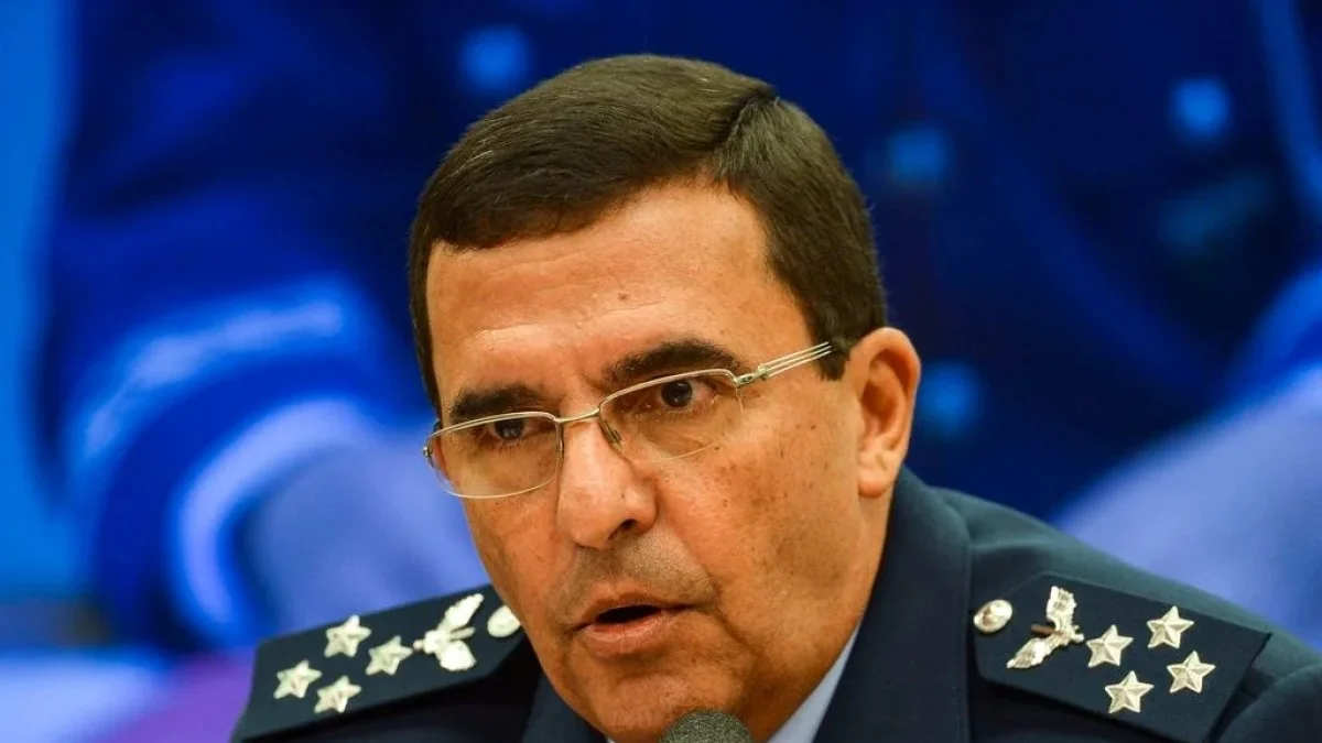 Ex-comandante da FAB revela temor de golpe e conflito entre tropas