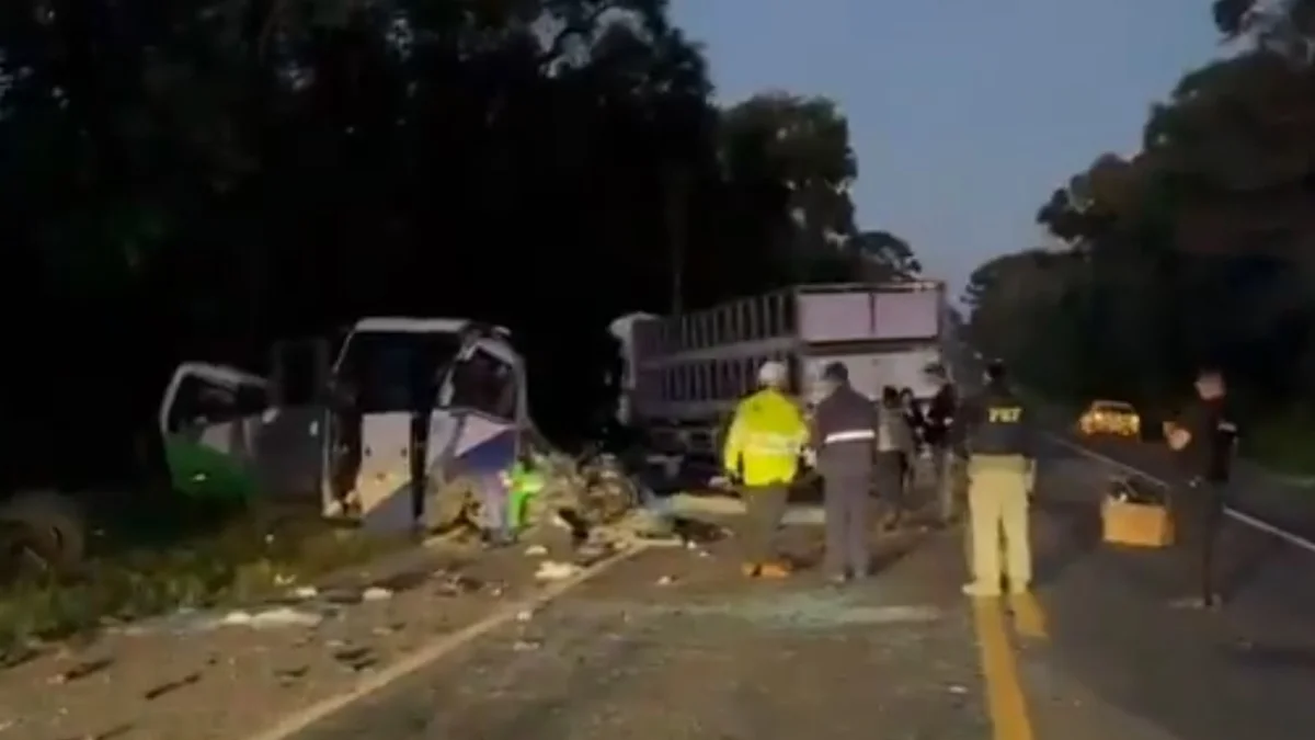 Acidente no Paraná deixa 23 mortos, incluindo duas crianças