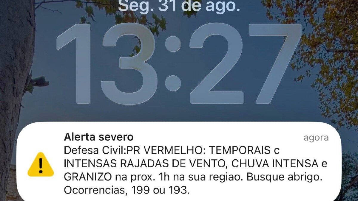 Alerta vermelho em Curitiba anuncia tempestade forte e orienta moradores