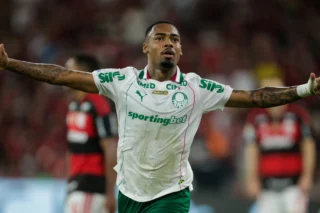 Manchester City começa negociações com Palmeiras após acordo com Allan