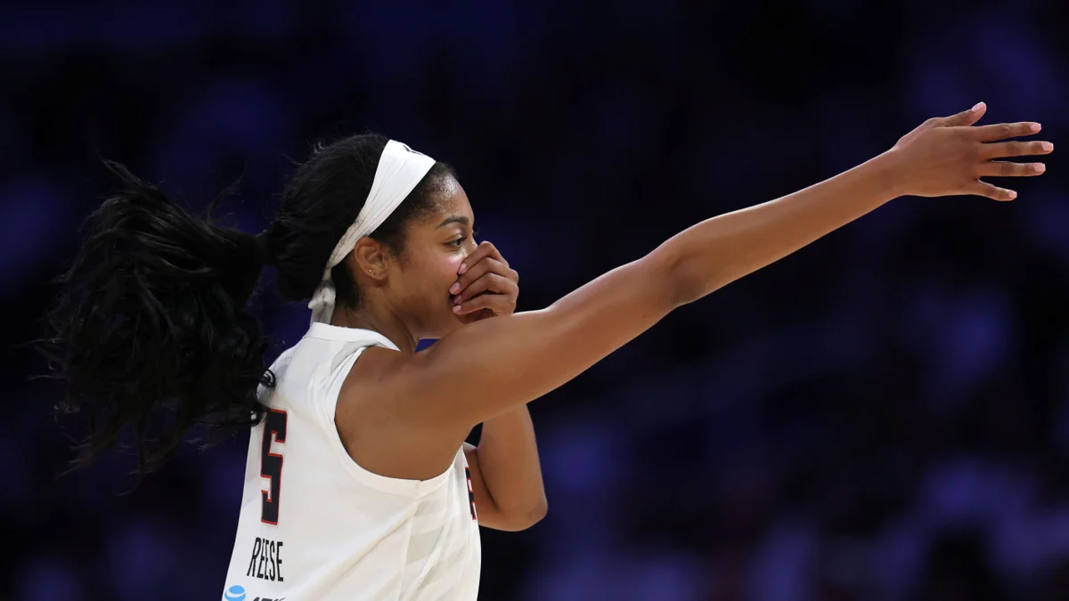 Brinquedo de borracha interrompe jogo da WNBA