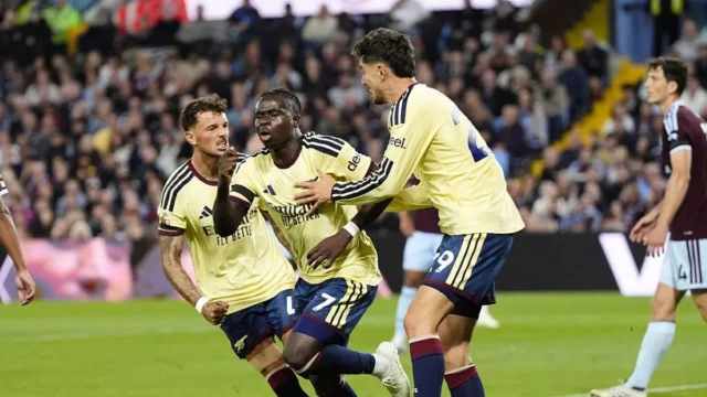 Saka garante vitória do Arsenal sobre Aston Villa na Premier League
