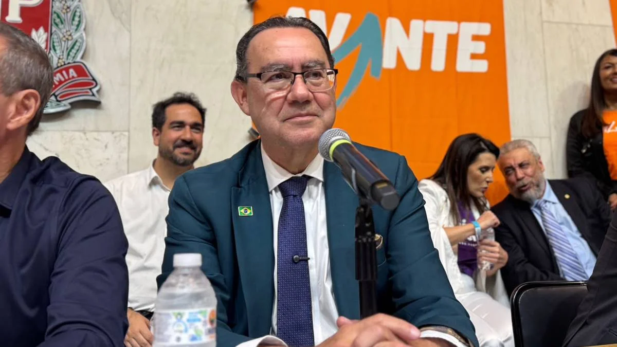 Cury Apresenta Plano com Semipresidencialismo e Reforma do STF