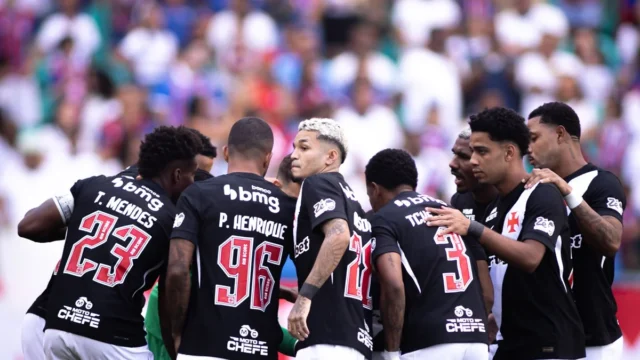 Vasco busca vaga nas quartas da Sul-Americana com desafio no ataque