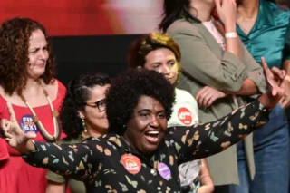 Benedita lidera disputa ao Senado no Rio com 15%