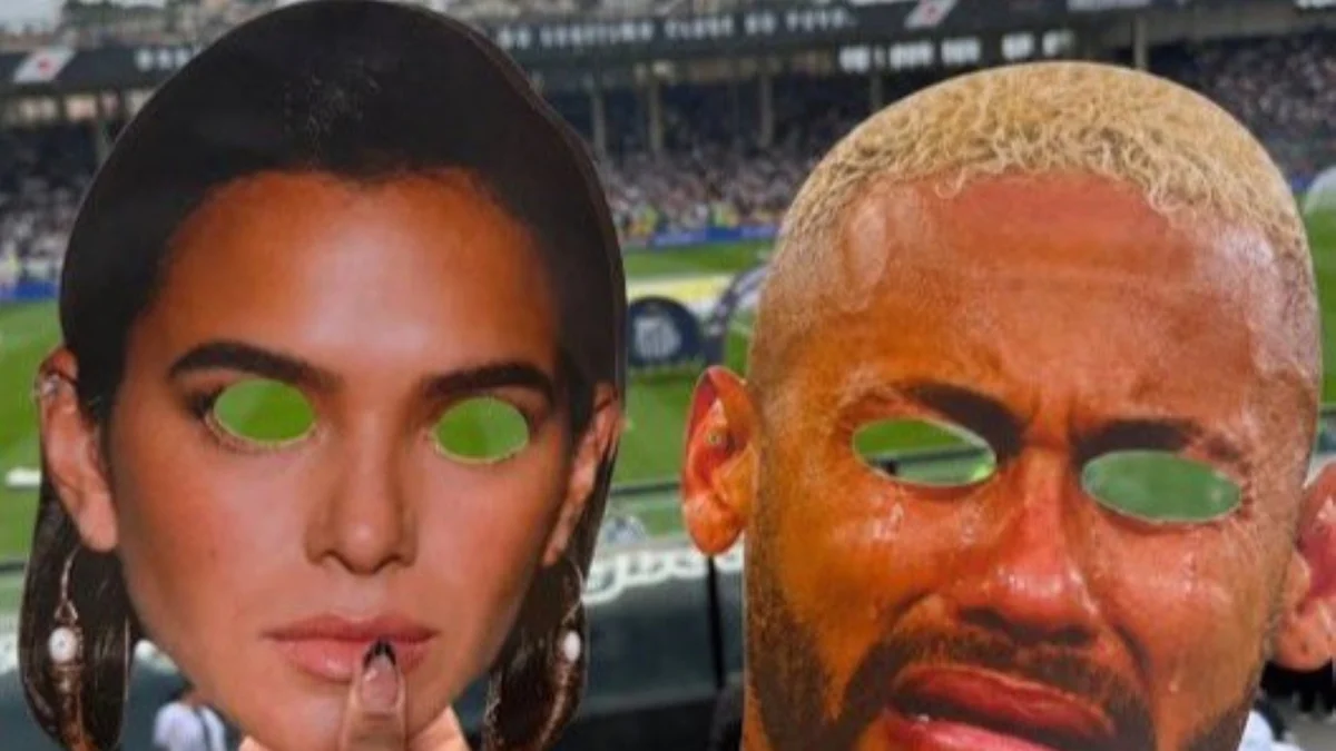 Torcedores do Vasco usam máscaras para provocar Neymar e Bruna Marquezine