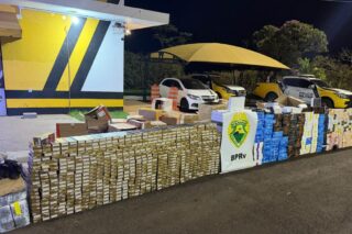 Caminhão frigorífico é parado na PR-445 com carga irregular