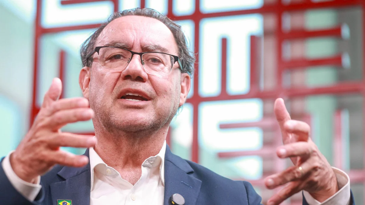 Brasil já funciona como parlamentarista, afirma Cury e destaca Tarcísio