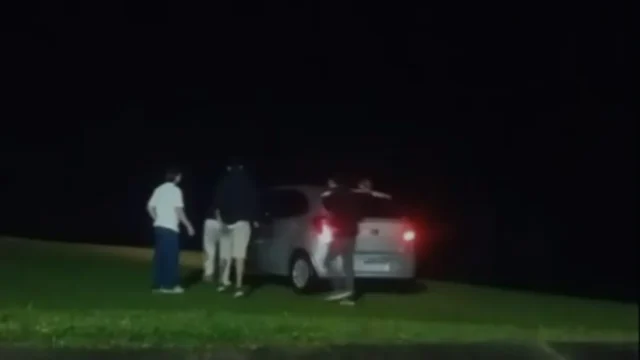 Carro cai de morro de 15 metros no Rio Grande do Sul; motorista sobrevive