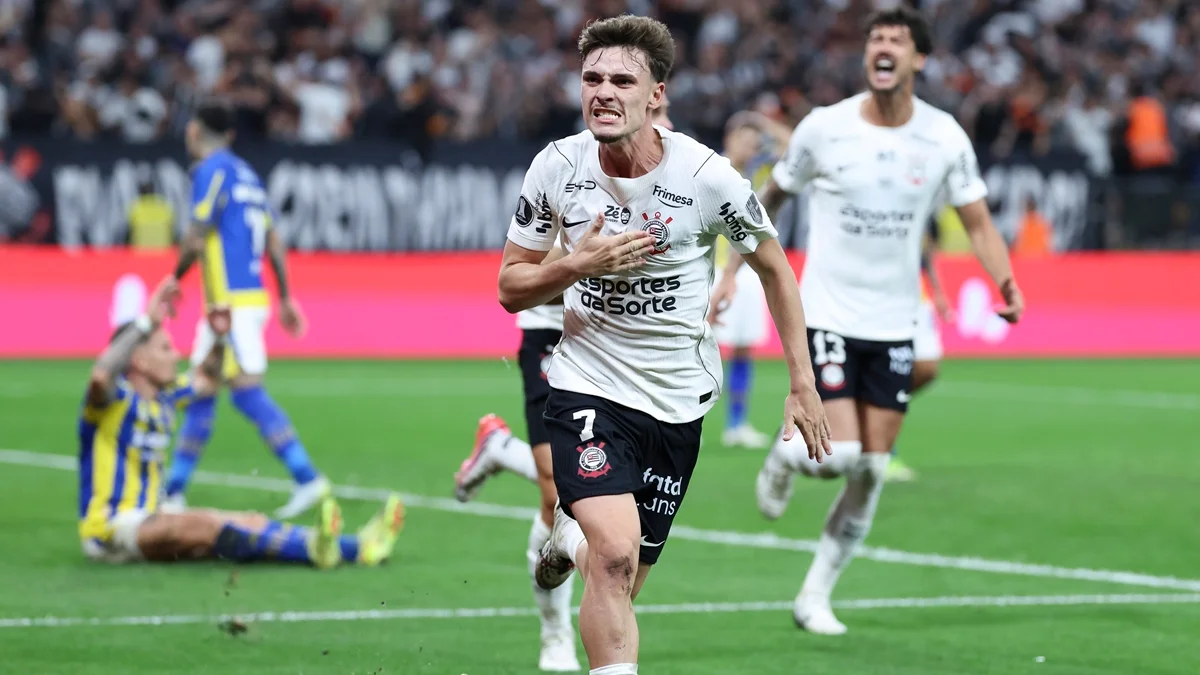 Corinthians vence Rosario no fim e avança na Libertadores