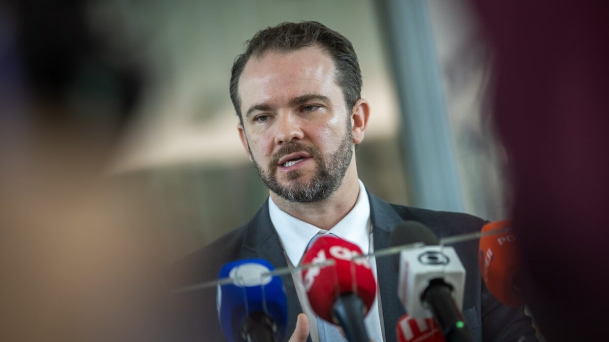 Durigan apoia comércio diversificado para diminuir dependência dos EUA