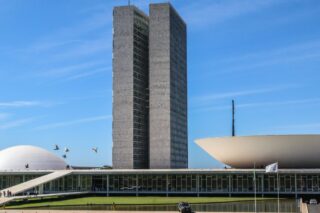 Deputados do Paraná têm alta procura por reeleição em 2026