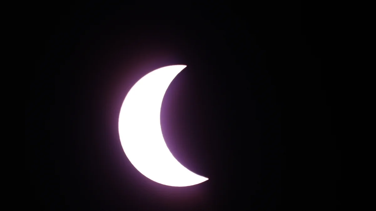 Eclipse solar é observado durante voo especial