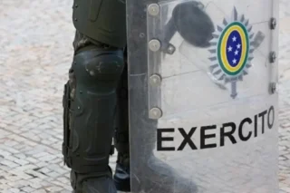 Tenente do Exército é condenado a 63 anos por entregar jovens a traficantes