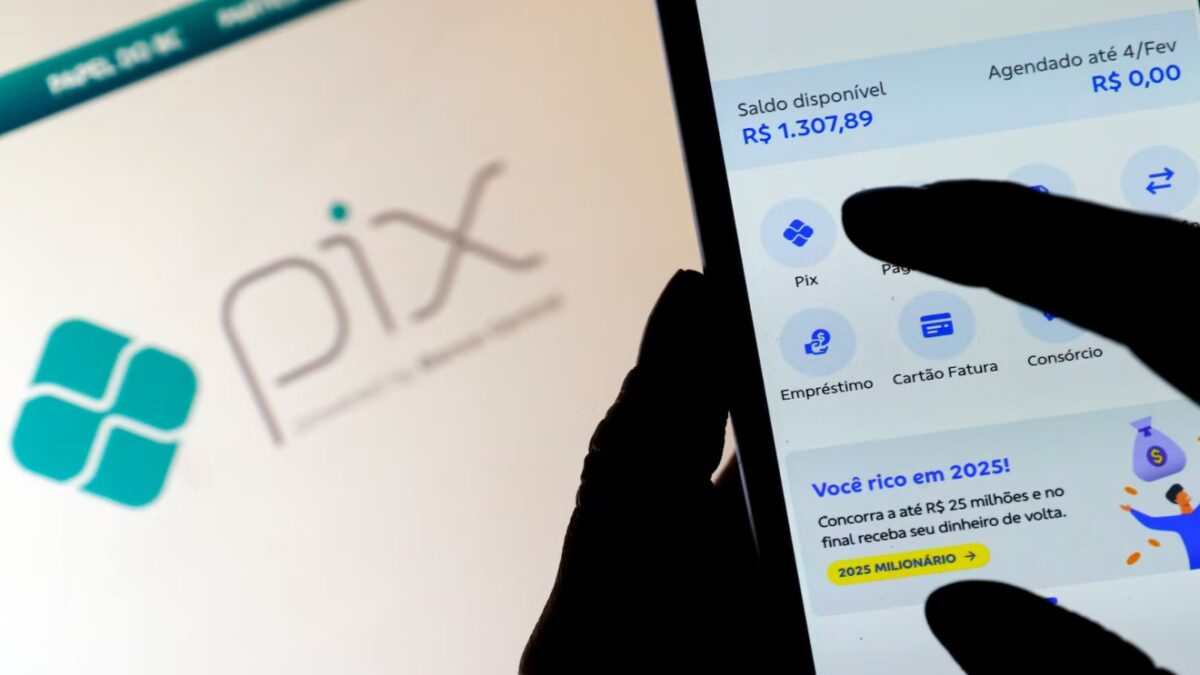 Pix apresenta falha e recebe mais de 10 mil reclamações no domingo