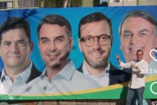 Justiça Eleitoral multa Filipe Barros por banner em frente ao PT