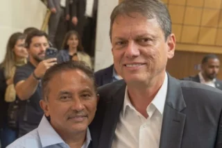 Manoel Gomes erra ao marcar Tarcísio do Acordeon em apoio político
