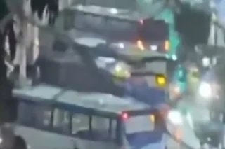 Tiroteio na Zona Oeste do Rio deixa 4 mortos e sequestra 14 ônibus