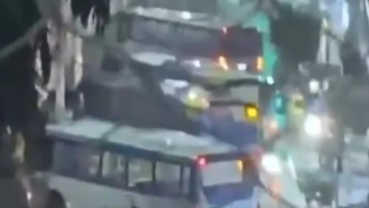 Tiroteio na Zona Oeste do Rio deixa 4 mortos e sequestra 14 ônibus
