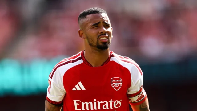 Gabriel Jesus perto de fechar com Barcelona e fará exames nesta segunda