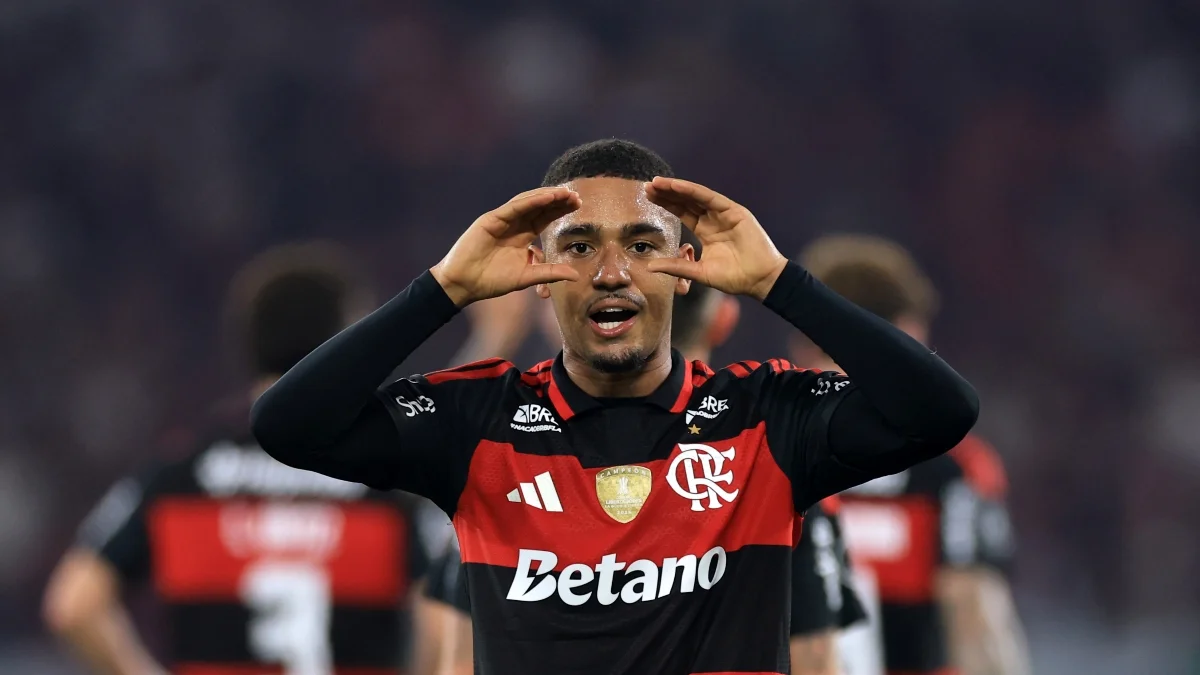 Samuel Lino responde provocações após Flamengo avançar na Libertadores