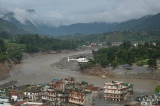 Mais de 500 estrangeiros desaparecem no Nepal após enchentes