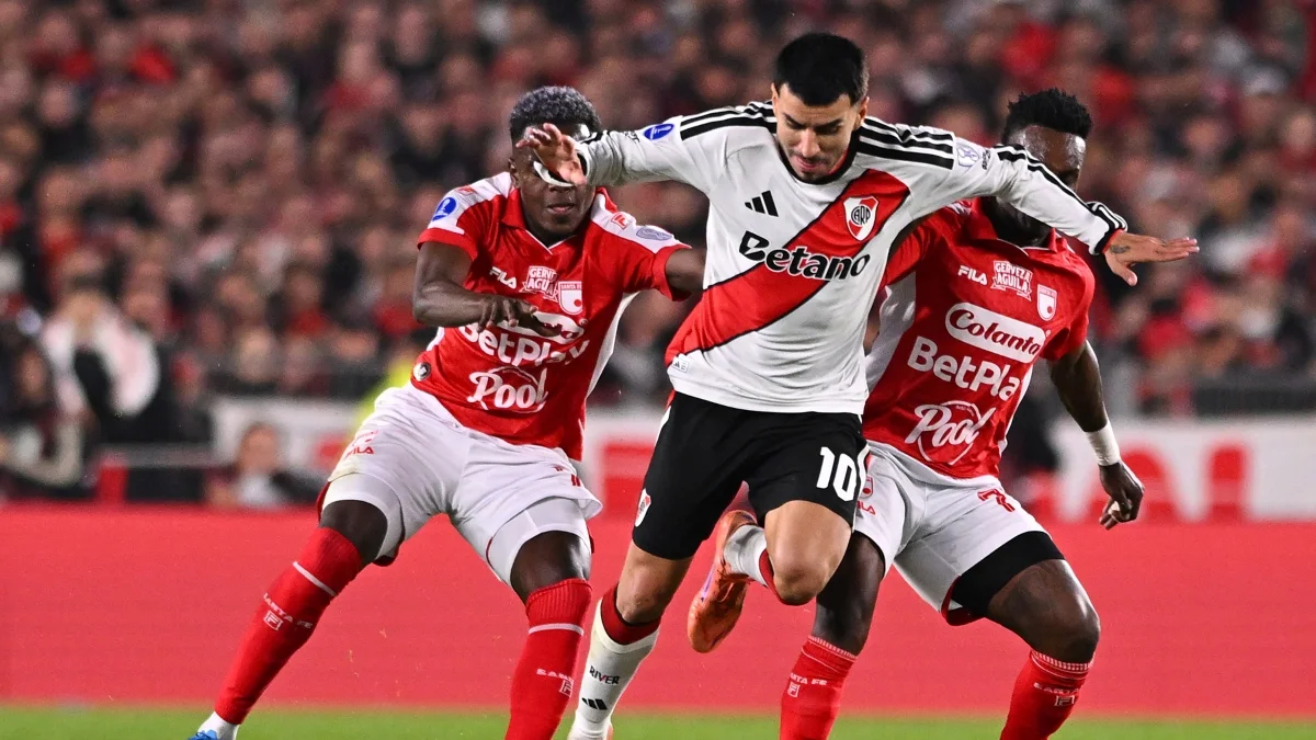 Santa Fé vence River Plate nos pênaltis e enfrenta Vasco