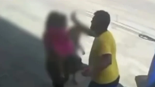 Homem é visto agredindo mulher e criança em João Pessoa