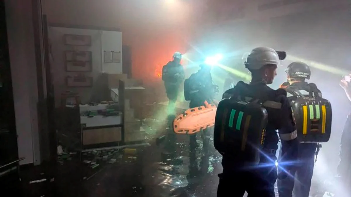 Ataque russo mata 16 em shopping na Ucrânia