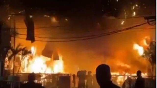Fogo atinge bar na Barra da Tijuca, Rio de Janeiro