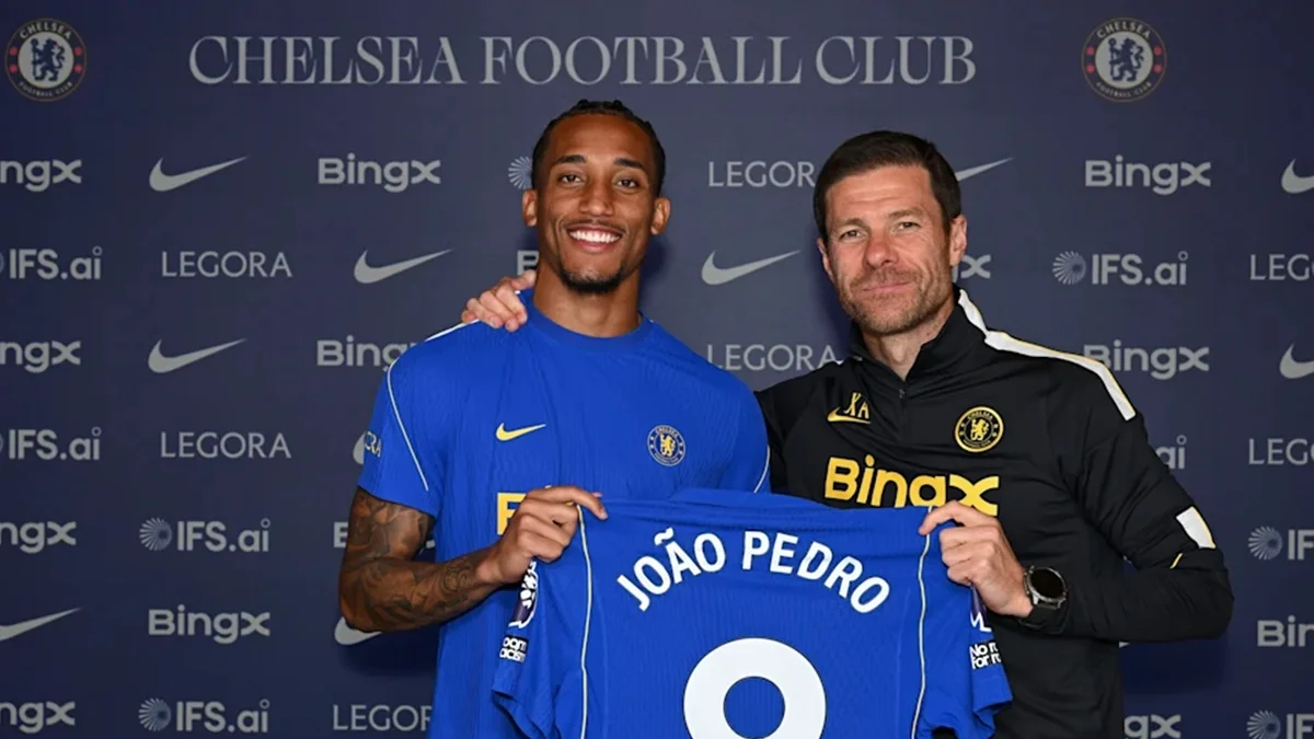 Chelsea renova contrato de João Pedro até 2034