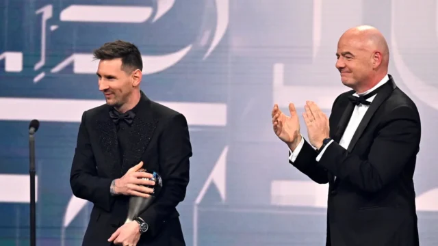 Presidente da Fifa elogia carreira de Messi após sair da seleção