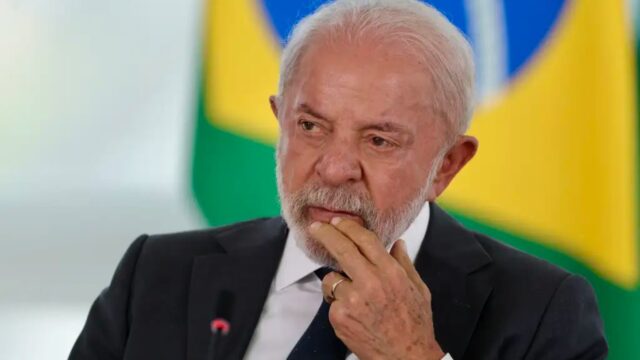Justiça suspende propaganda de Lula sobre acusações a Flávio Bolsonaro