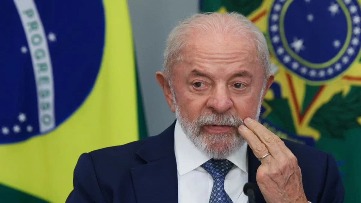 Governo vai revisar efeito da taxa das blusinhas a cada seis meses