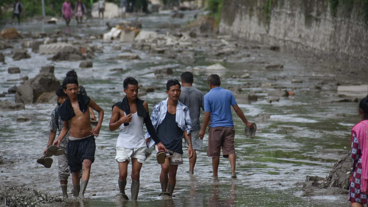 Deslizamento no Nepal e Tibete deixa mais de 2 mil desaparecidos
